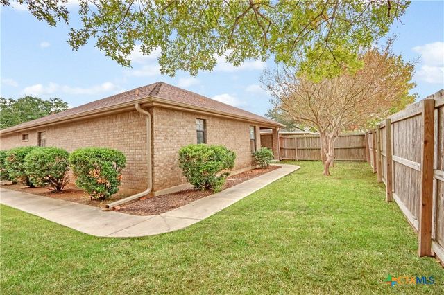 124 Gardenridge Drive, Seguin, TX 78155