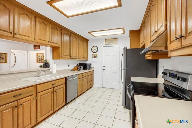 124 Gardenridge Drive, Seguin, TX 78155