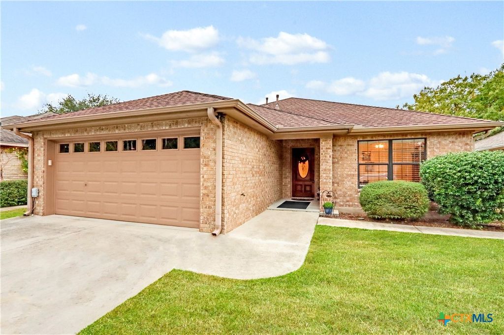 124 Gardenridge Drive, Seguin, TX 78155