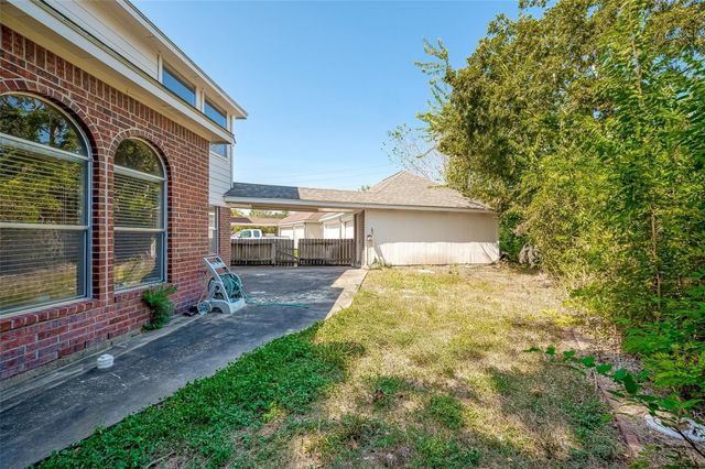 2907 Little Branch Court, Houston, TX 77082