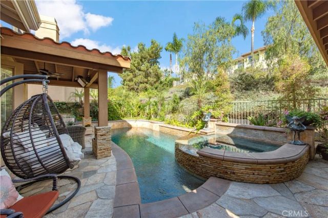 23072 Bouquet Canyon, Mission Viejo, CA 92692