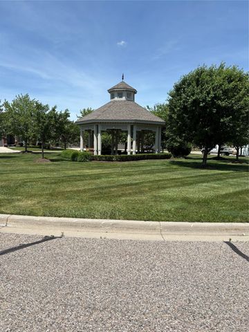21930 Andover Drive 77, Macomb Township, MI 48042