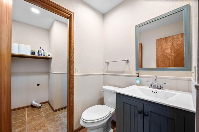 2433 N Rutland Ct, Wichita, KS 67226