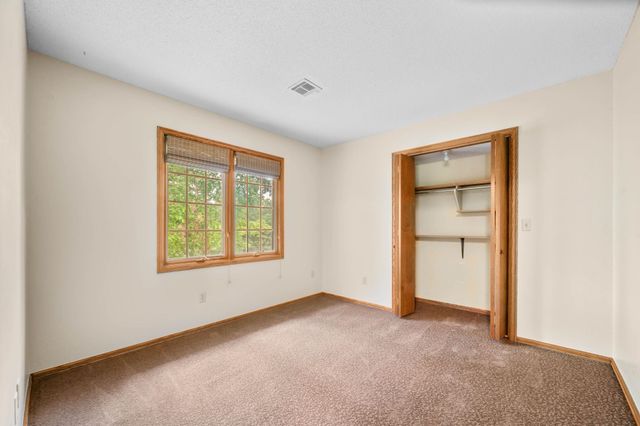 2433 N Rutland Ct, Wichita, KS 67226