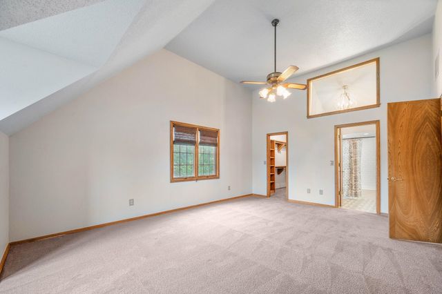 2433 N Rutland Ct, Wichita, KS 67226