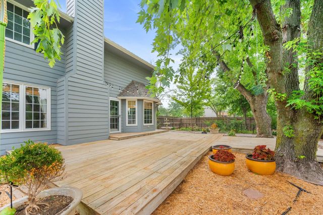 2433 N Rutland Ct, Wichita, KS 67226