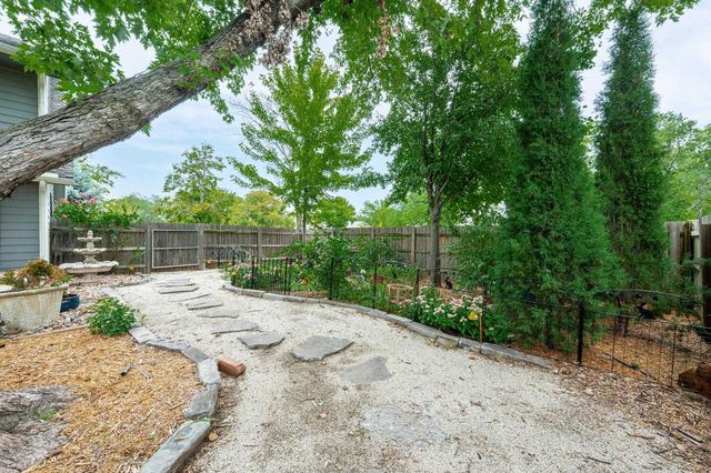 2433 N Rutland Ct, Wichita, KS 67226