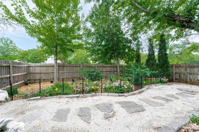 2433 N Rutland Ct, Wichita, KS 67226