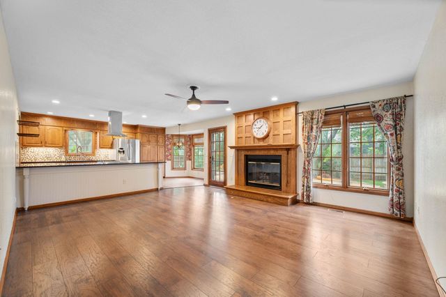 2433 N Rutland Ct, Wichita, KS 67226