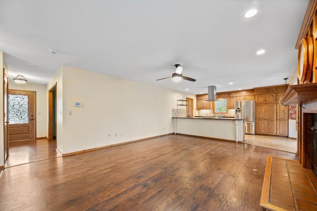 2433 N Rutland Ct, Wichita, KS 67226