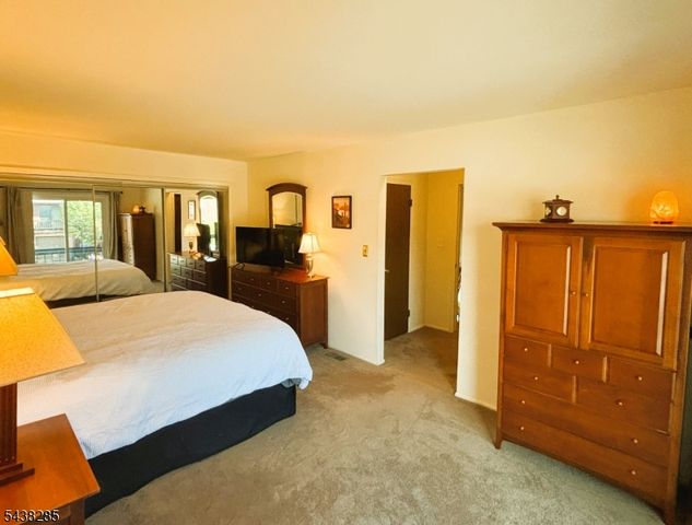 498 Auten Rd 2D, Hillsborough Twp., NJ 08844