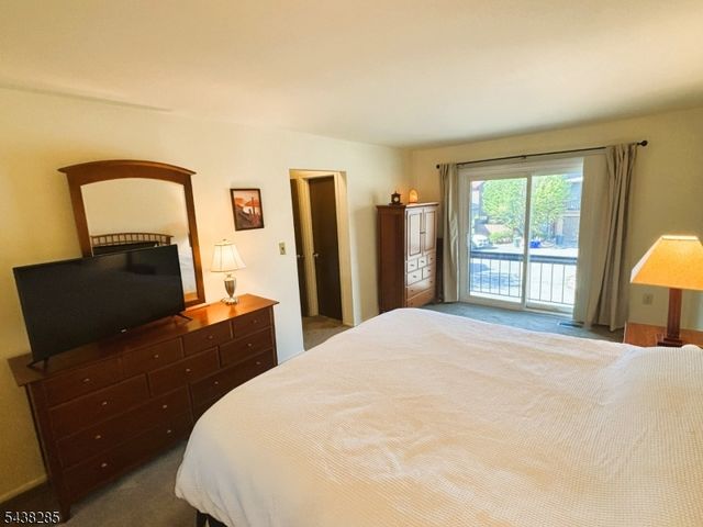 498 Auten Rd 2D, Hillsborough Twp., NJ 08844