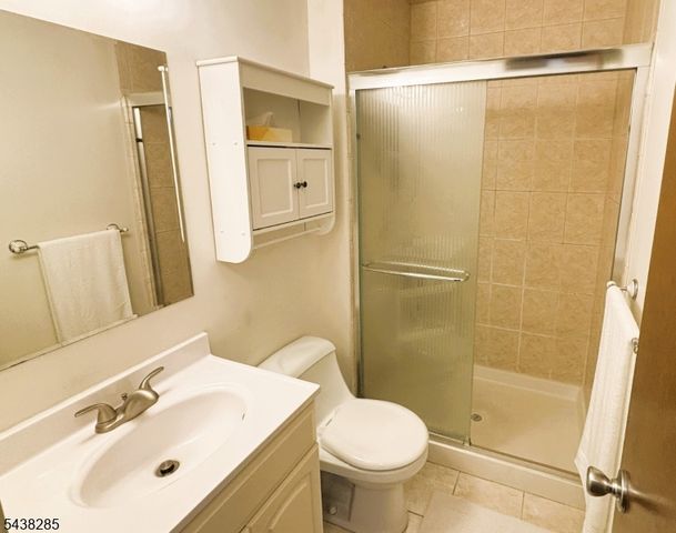 498 Auten Rd 2D, Hillsborough Twp., NJ 08844