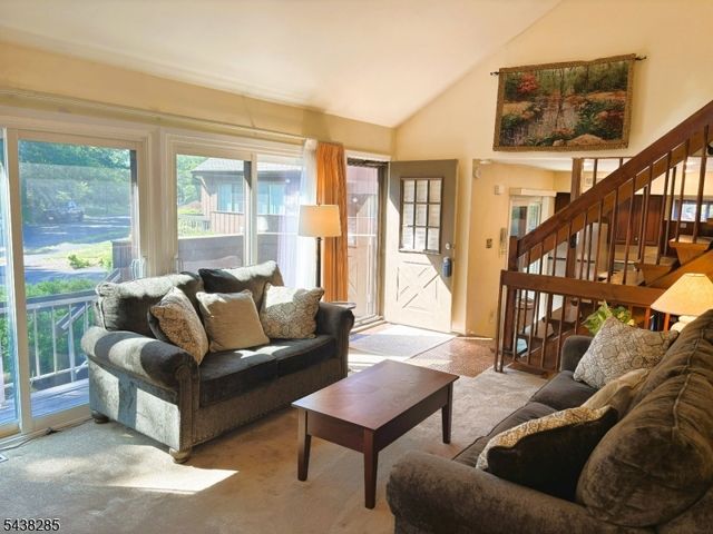 498 Auten Rd 2D, Hillsborough Twp., NJ 08844