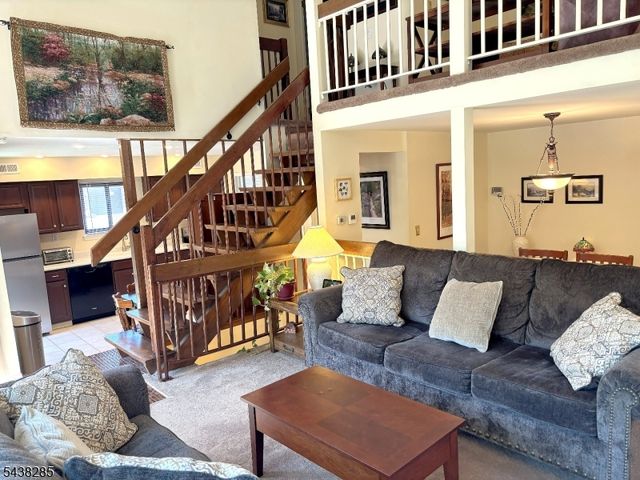 498 Auten Rd 2D, Hillsborough Twp., NJ 08844