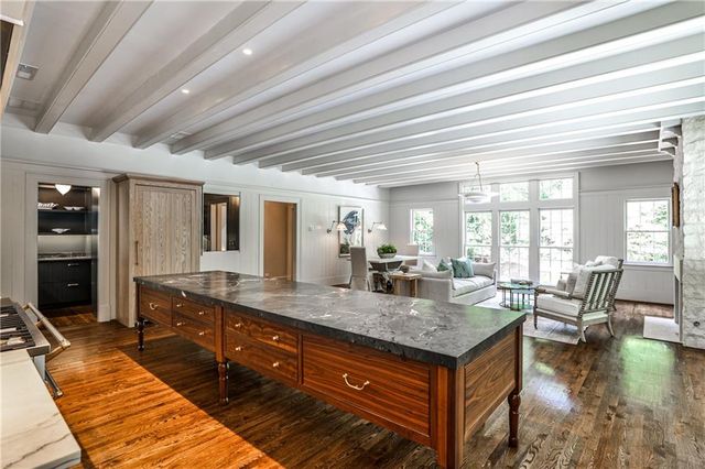 3990 Paces Ferry NW Road, Atlanta, GA 30327