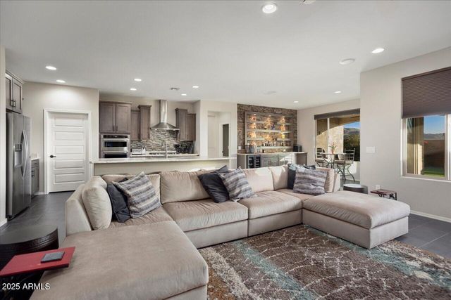 27453 W WAHALLA Lane, Buckeye, AZ 85396