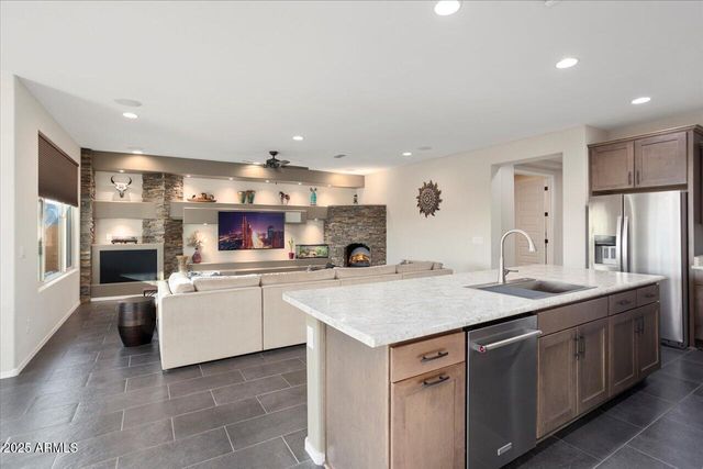 27453 W WAHALLA Lane, Buckeye, AZ 85396