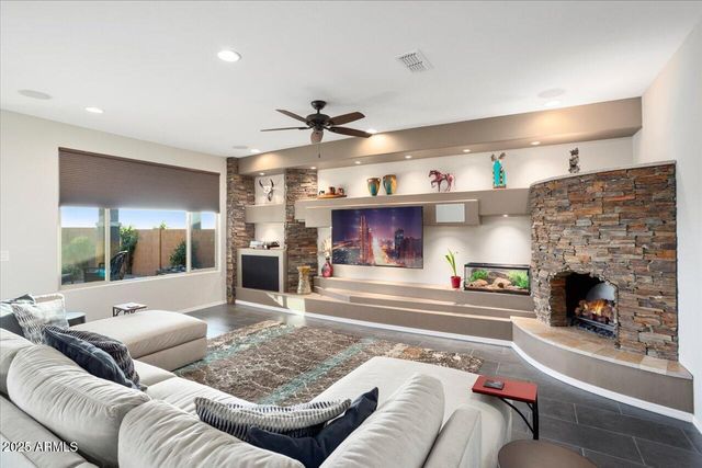27453 W WAHALLA Lane, Buckeye, AZ 85396
