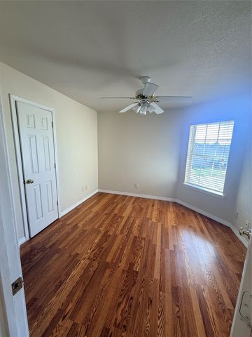 438 Lake Highland Drive, Lake Dallas, TX 75065