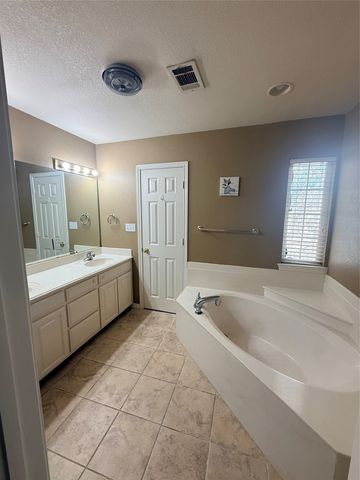 438 Lake Highland Drive, Lake Dallas, TX 75065