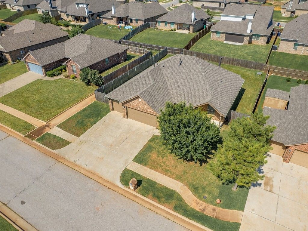 9309 Brian Lane, Yukon, OK 73099