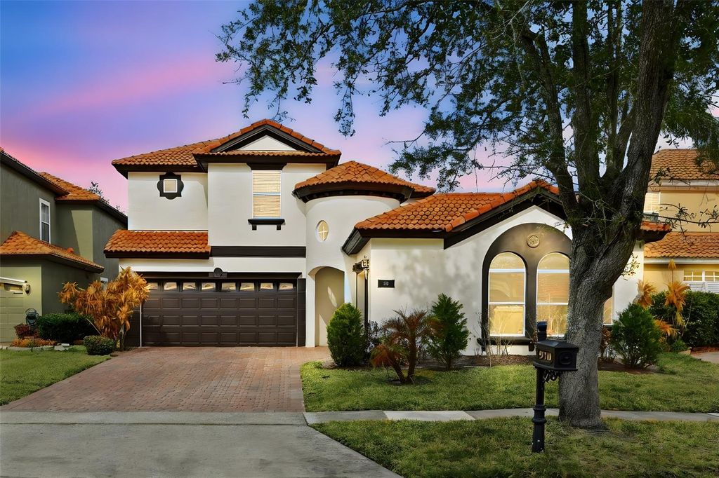 Image 2 of property listing at 910 LASCALA DRIVE, Windermere, FL 34786