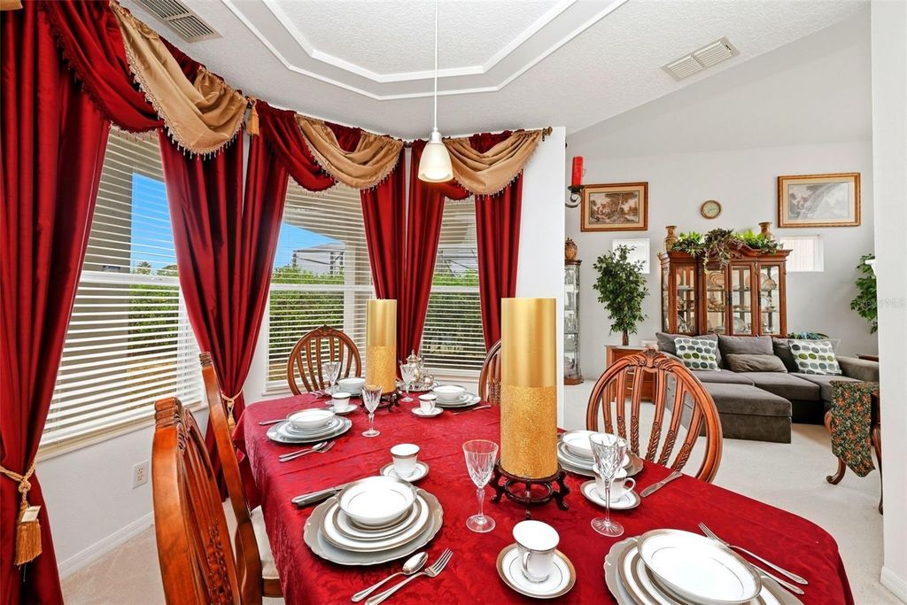 Image 12 of property listing at 910 LASCALA DRIVE, Windermere, FL 34786