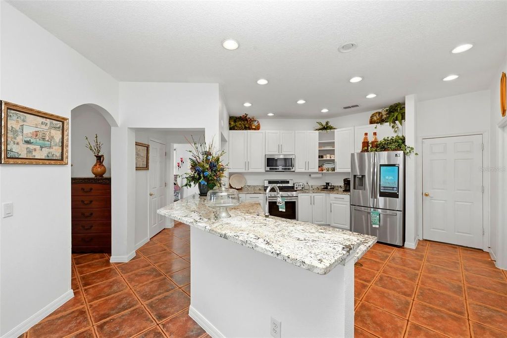 Image 15 of property listing at 910 LASCALA DRIVE, Windermere, FL 34786