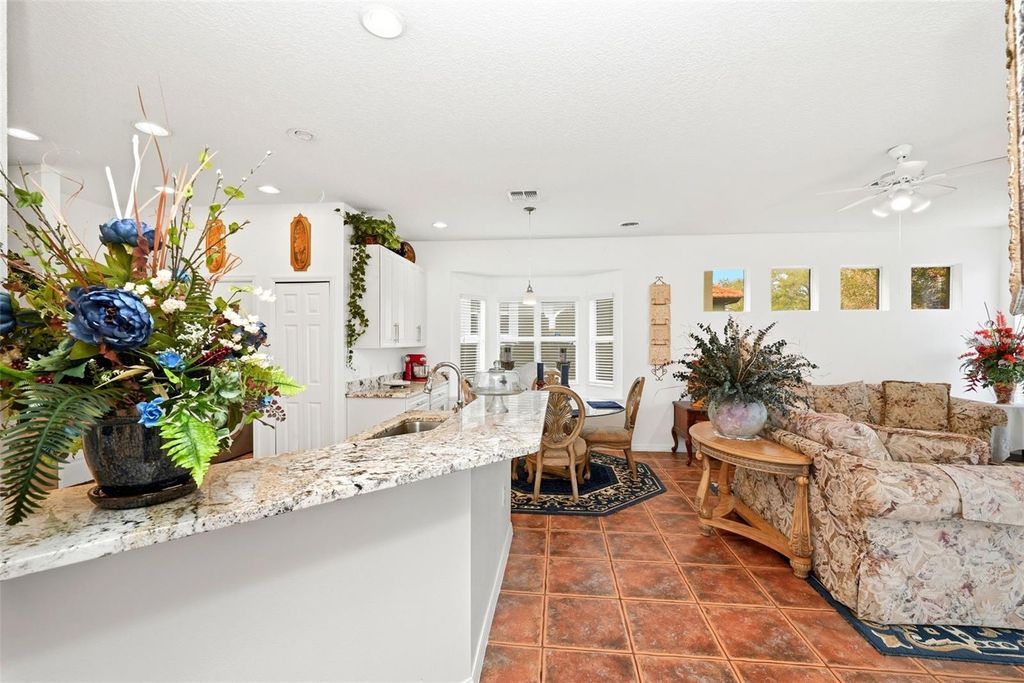 Image 20 of property listing at 910 LASCALA DRIVE, Windermere, FL 34786