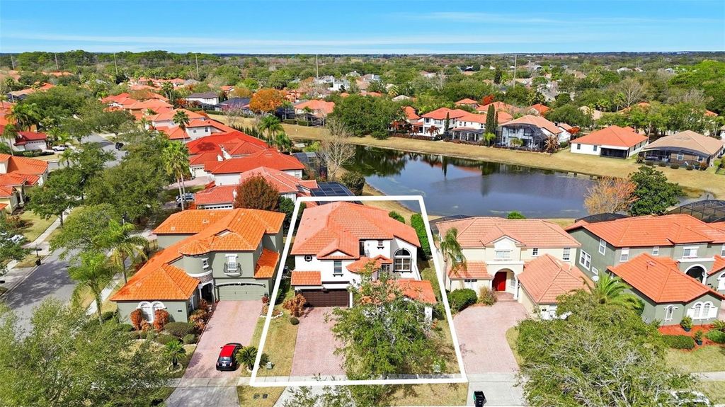 Image 3 of property listing at 910 LASCALA DRIVE, Windermere, FL 34786