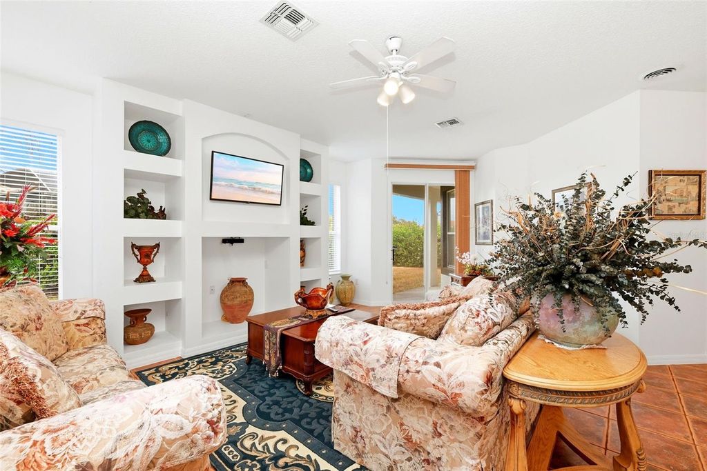 Image 22 of property listing at 910 LASCALA DRIVE, Windermere, FL 34786