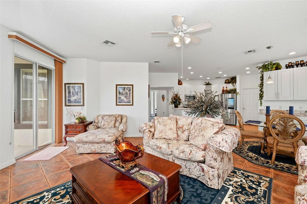 Image 24 of property listing at 910 LASCALA DRIVE, Windermere, FL 34786