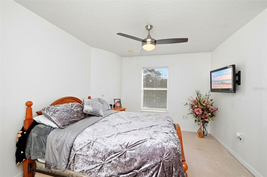 Image 37 of property listing at 910 LASCALA DRIVE, Windermere, FL 34786
