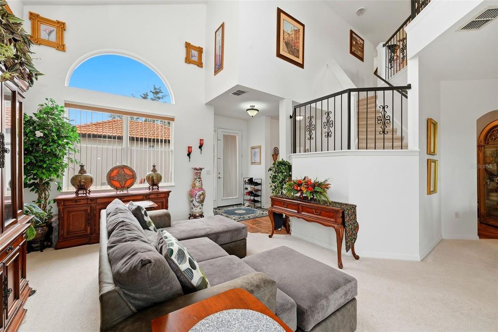 Image 9 of property listing at 910 LASCALA DRIVE, Windermere, FL 34786