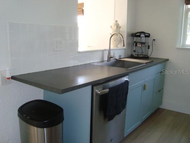 11 N CREST AVENUE, Clearwater, FL 33755
