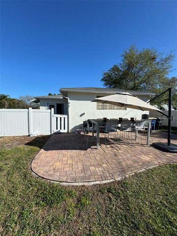 11 N CREST AVENUE, Clearwater, FL 33755