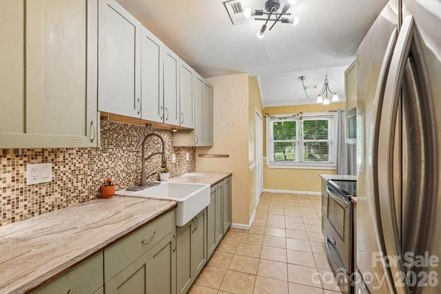 13942 Dannemara Drive, Pineville, NC 28134
