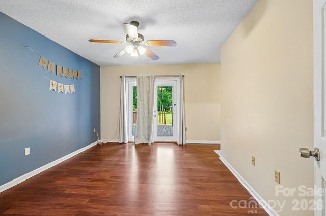 13942 Dannemara Drive, Pineville, NC 28134