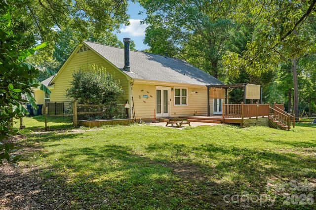 13942 Dannemara Drive, Pineville, NC 28134