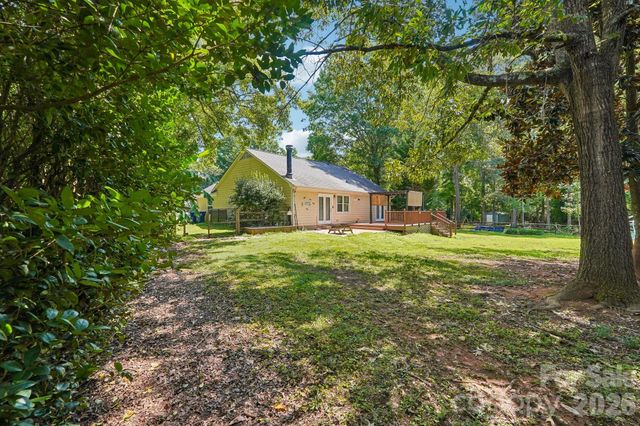 13942 Dannemara Drive, Pineville, NC 28134