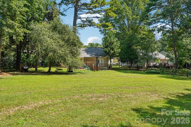 13942 Dannemara Drive, Pineville, NC 28134