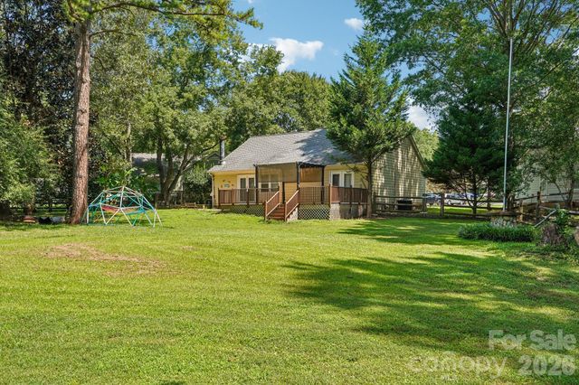 13942 Dannemara Drive, Pineville, NC 28134