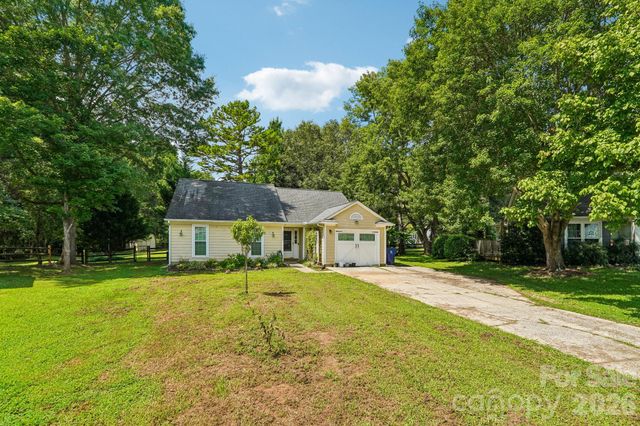 13942 Dannemara Drive, Pineville, NC 28134