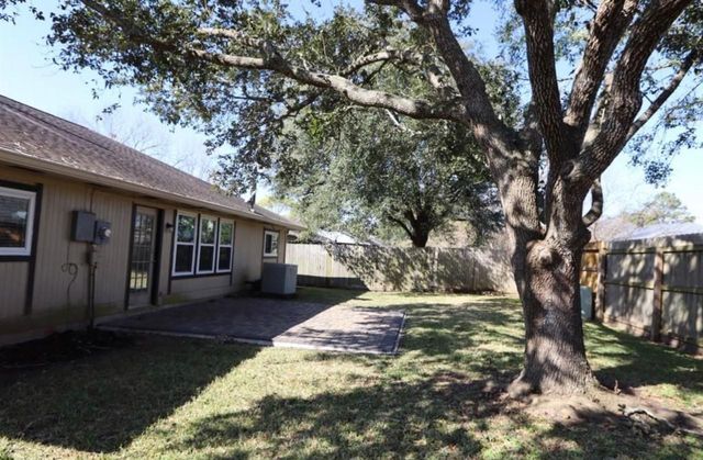 15815 Pilgrim Hall Drive, Friendswood, TX 77546