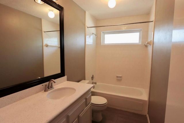 15815 Pilgrim Hall Drive, Friendswood, TX 77546