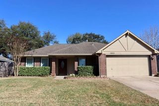15815 Pilgrim Hall Drive, Friendswood, TX 77546