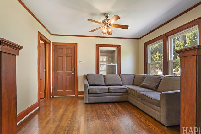 825 N Ash Street, Waukegan, IL 60085