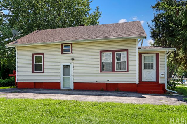 825 N Ash Street, Waukegan, IL 60085