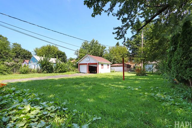 825 N Ash Street, Waukegan, IL 60085
